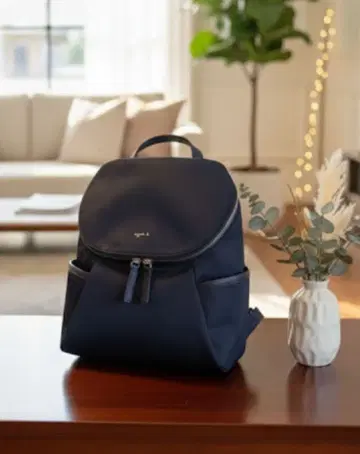 재판매 agnes b. 에네스베 미니 백팩 뒷면 작은 올풀림 있음