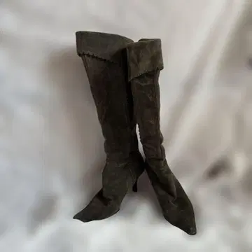 올리브 그린 스웨이드 롱 부츠 하이힐