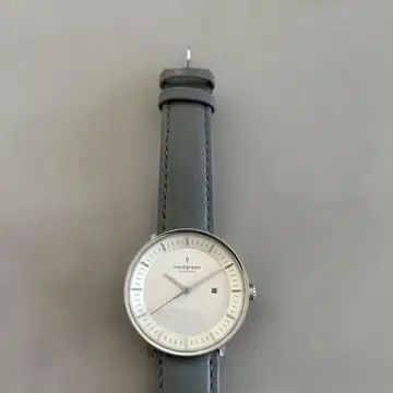 Nordgreen 그레이 가죽 손목시계 배터리 방전