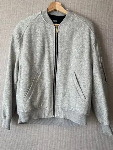 배송비 포함! ZARA 그레이 MA-1 맨투맨 점퍼 S 사이즈