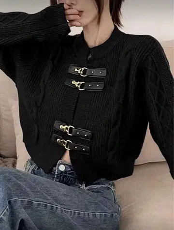 블랙 케이블 짜임 크롭 니트