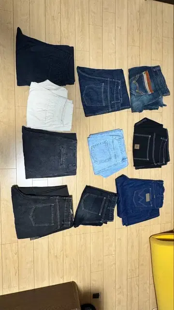 데님 팬츠 세트 (다양한 색상과 스타일)