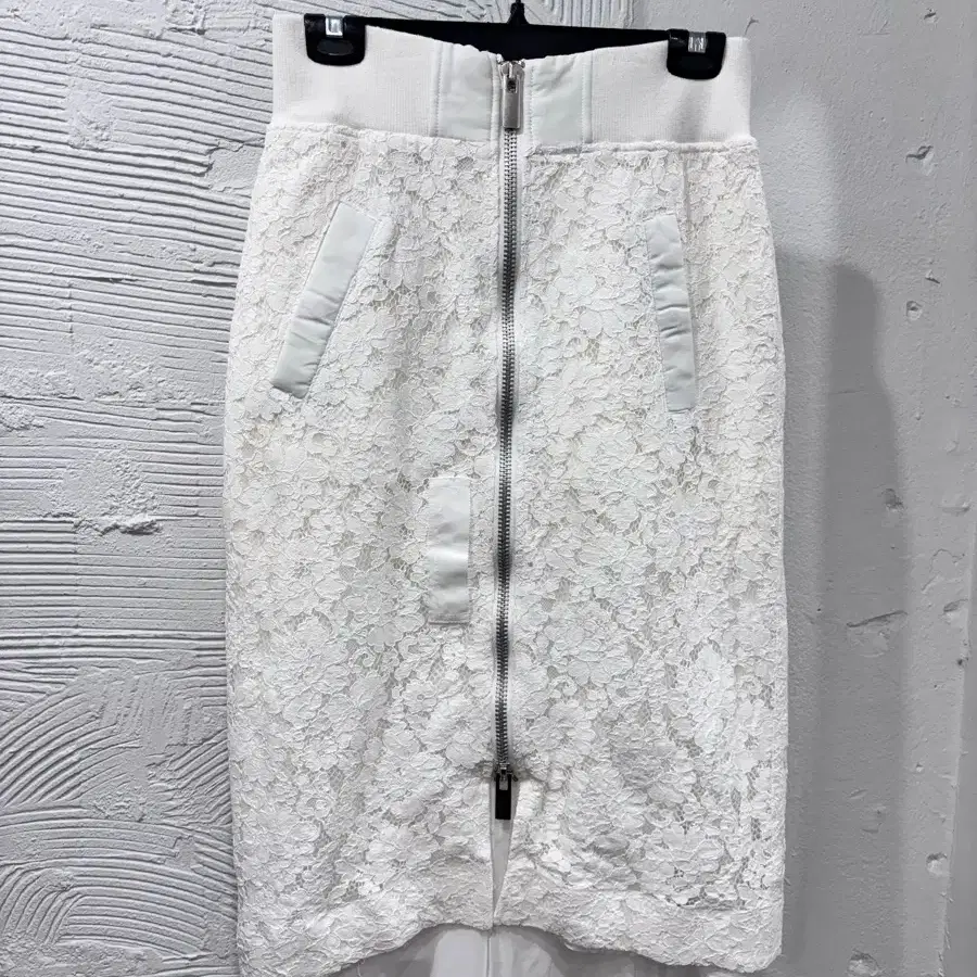 Design lace long skirt