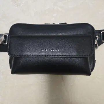 ARTYCUDE 숄더백 블랙