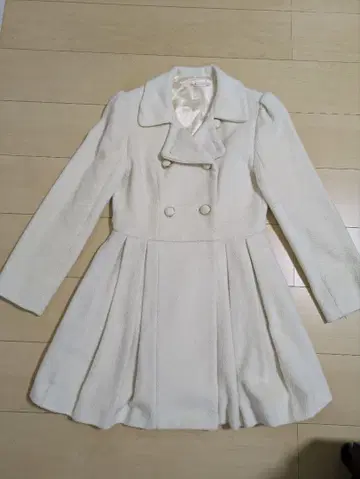 dazzlin 플리츠 코트