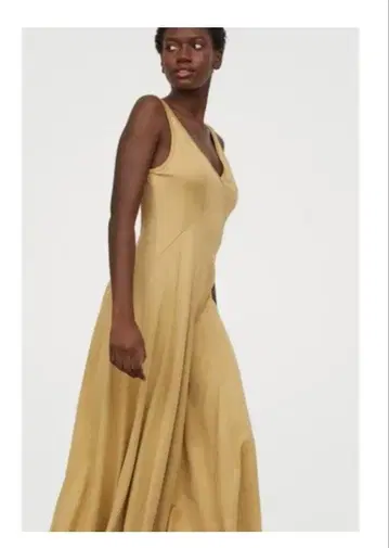 H&M 슬리브리스 A라인 롱 원피스 머스타드