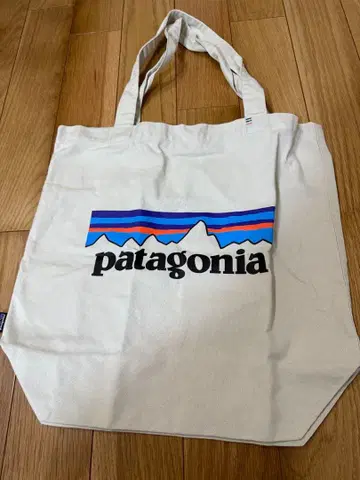 patagonia 토트백 화이트