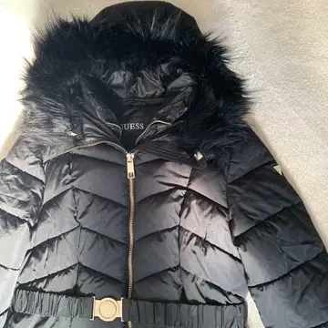 GUESS 블랙 푸드코트