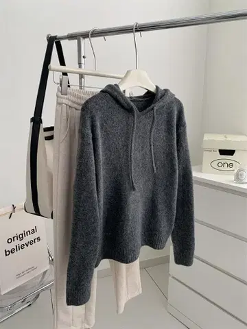 미사용 새상품*그레이 후드 부착 니트 스웨터