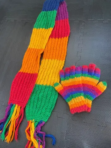 핸드메이드 레인보우 컬러 머플러와 장갑 세트