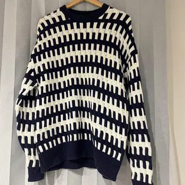 ZARA 스트라이프 니트 스웨터 M