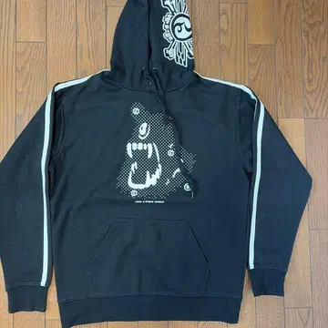 그래픽 프린트 블랙 후드티