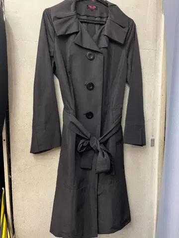 새상품급 YUKI TORII 트렌치코트 일본제 38 블랙