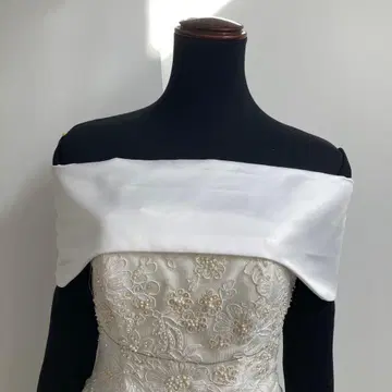 탈부착 가능한 오프숄더 롤 칼라