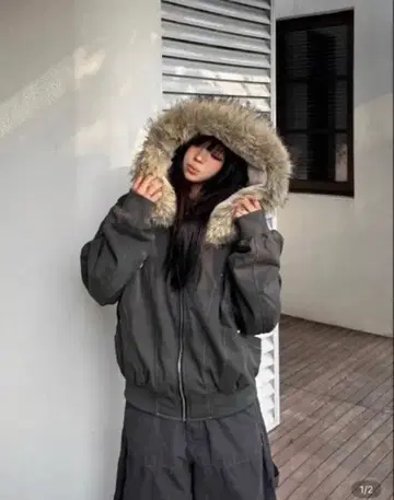 퍼 후드 다크 그레이 다운 자켓