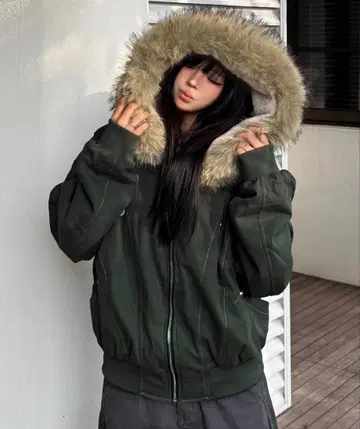 퍼 후드 다크 그레이 다운 자켓