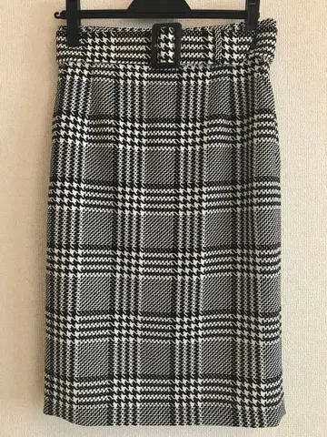 PINKY & DIANNE 체크 무늬 타이트 스커트