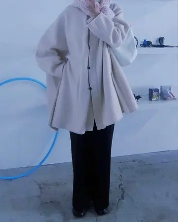 TENNE HANDCRAFTED MODERN 니트 케이프 코트