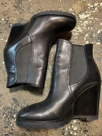 새상품급 마이클코어스 힐 사이드 고어 부츠 8 1/2 25.5