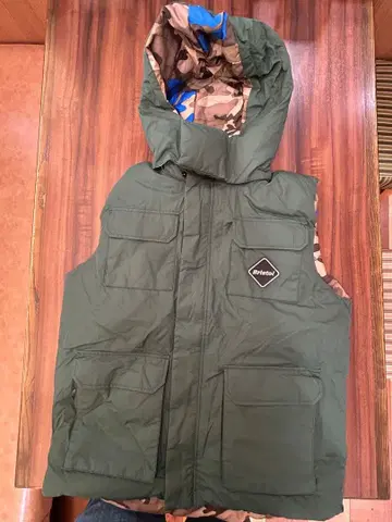 브리스톨 다운 베스트 (리버서블) 모스그린 카모 패턴 XL