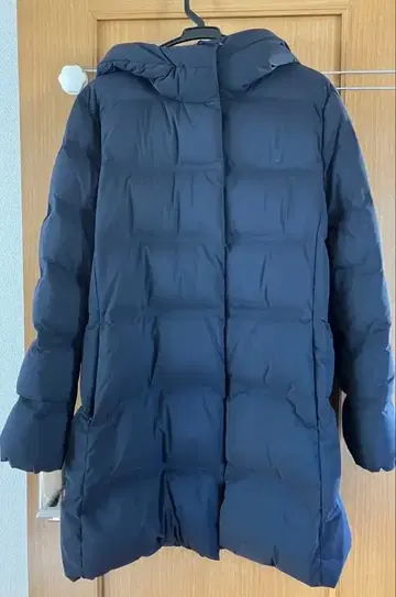 유니클로 심리스 다운 숏코트 블랙 XL