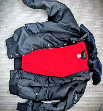 퍼가 달린 봄버 자켓 블랙