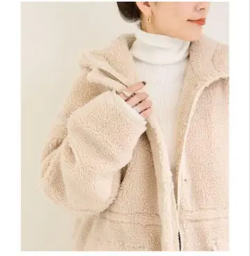 후드 부착 보아 코트