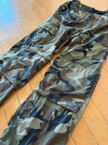 The North Face 카모플라쥬 카고 팬츠