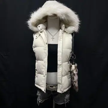 헤이세이 갸루 y2k 그런지 다운 베스트 퍼 포함 화이트 GAP