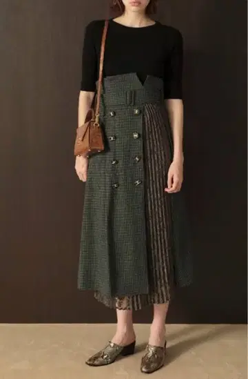 릴리 브라운 Lilybrown 이소재 절개 스커트 그린