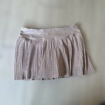 룰루레몬 얇은 핑크 플리츠 스커트