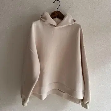 르 벤 수플레 베이지 후드 부착 후드 맨투맨