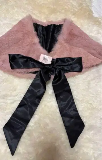 미사용 새상품 핑크 퍼 탈부착 카라 숏 케이프