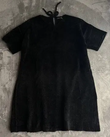 미즈이로 인드 블랙 니트 반팔 원피스