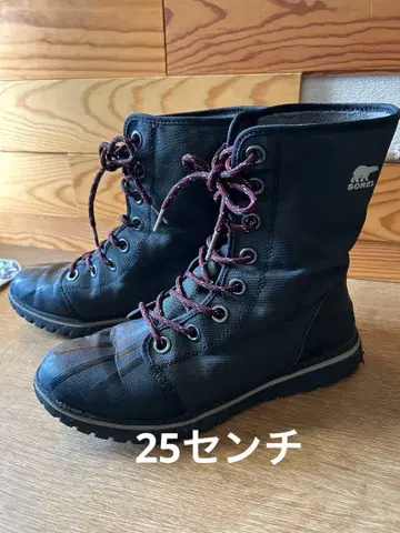 SOREL 블랙 레이스업 부츠