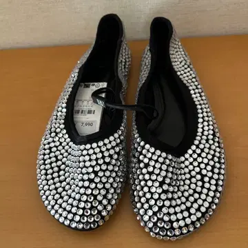 ZARA 스톤 장식 플랫슈즈 35