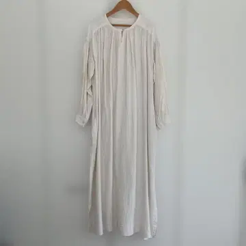 [ 새상품급 ] 잔물결 kostya ( white ) 원피스