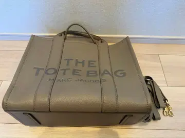 마크 제이콥스 더 토트 백 그레이