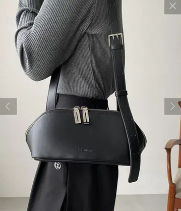 ADD CULUMN 애드컬럼 피그레 바디백 숄더백