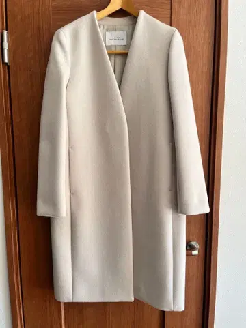 그린 라벨 릴랙싱 노카라 코트 40