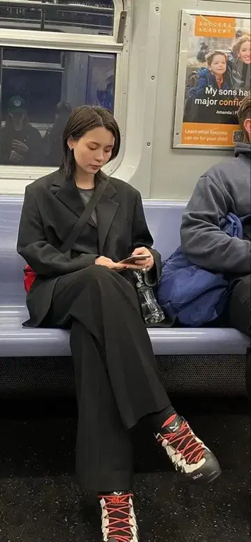 RACHEL 착용 SALEWA GORE-TEX 스니커즈 28cm