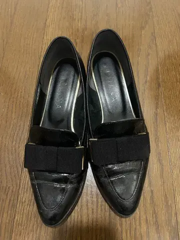 DIANA 다이애나 에나멜 평 리본 오페라 슈즈 24.5cm