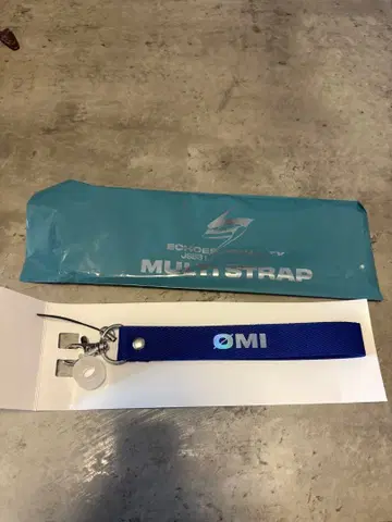 OMI 멀티 스트랩