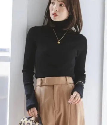 noble 리브 터틀넥 니트 블랙