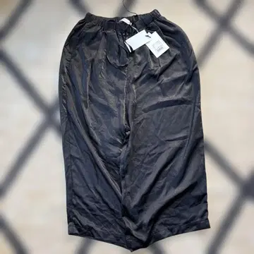 KELEN 솔새틴 블랙 팬츠