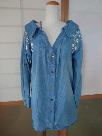 [택 포함 새상품] DaTuRa 데님 비쥬 긴팔 셔츠