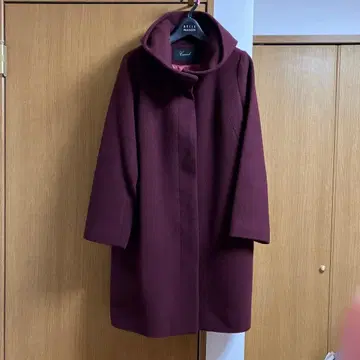 와인 컬러 후드 부착 더플 롱 코트