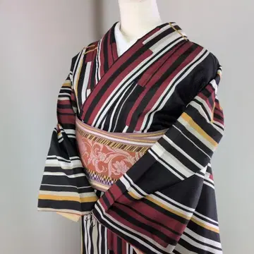 코몬 기모노 블랙 레드 스트라이프