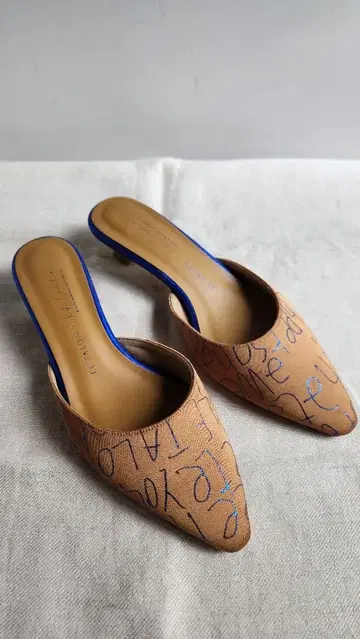 le talon x kiki creative 뮬 샌들