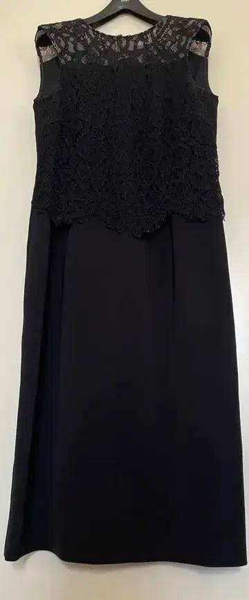 에포카 슬리브리스 무릎 기장 원피스 블랙